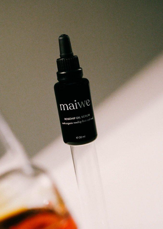 Maiwe Rosehip Oil Serum
Target sun damage, fine lines, scars, and acne.