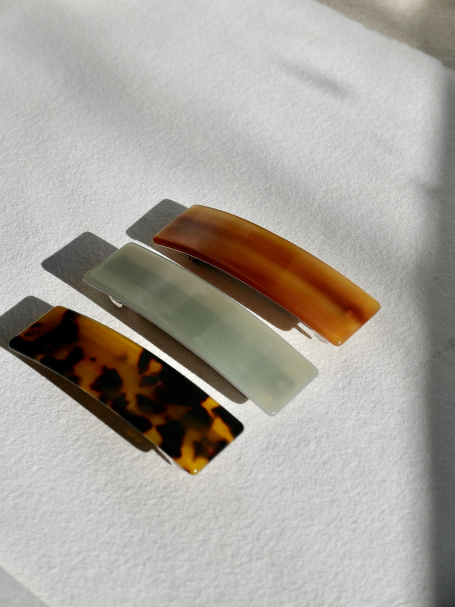 Classic Blos Resin Hair Clips
