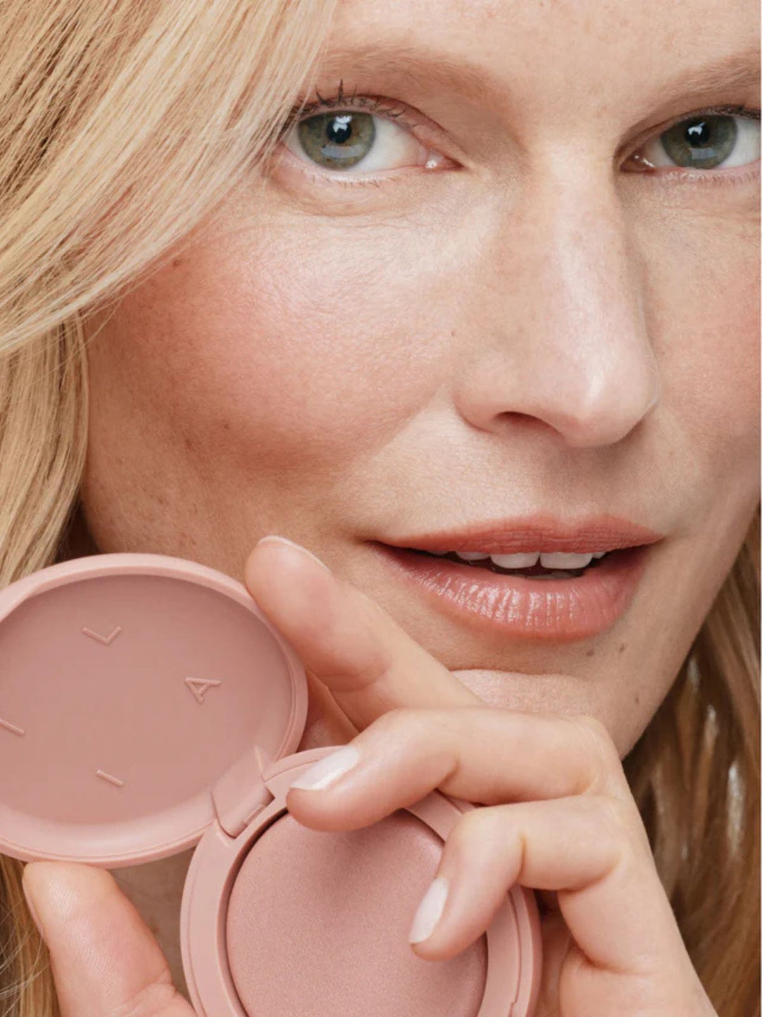 Soft Focus Blurring Blush