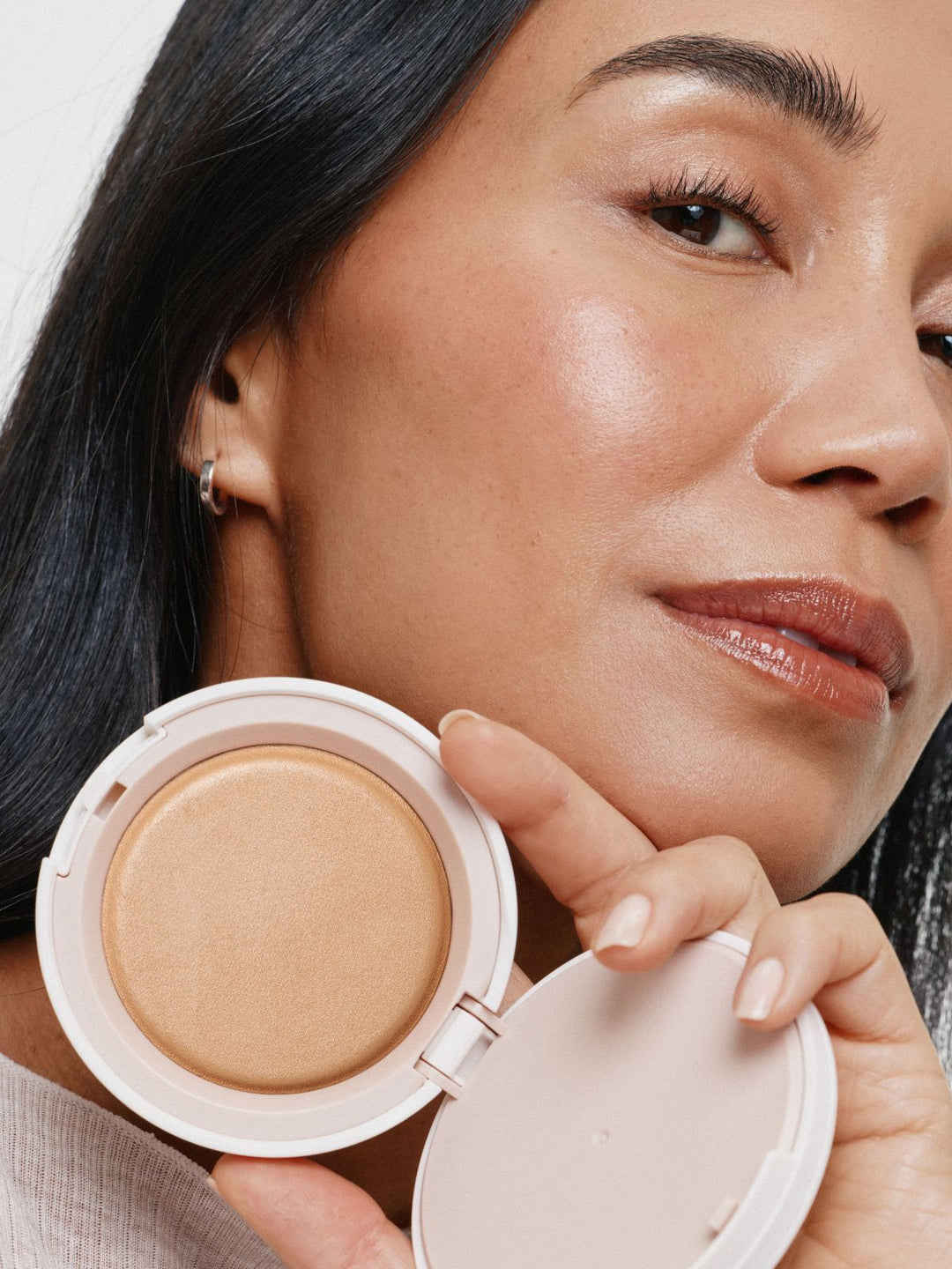 Ilia Beauty Soft Focus Finishing Powder Medium Translucent