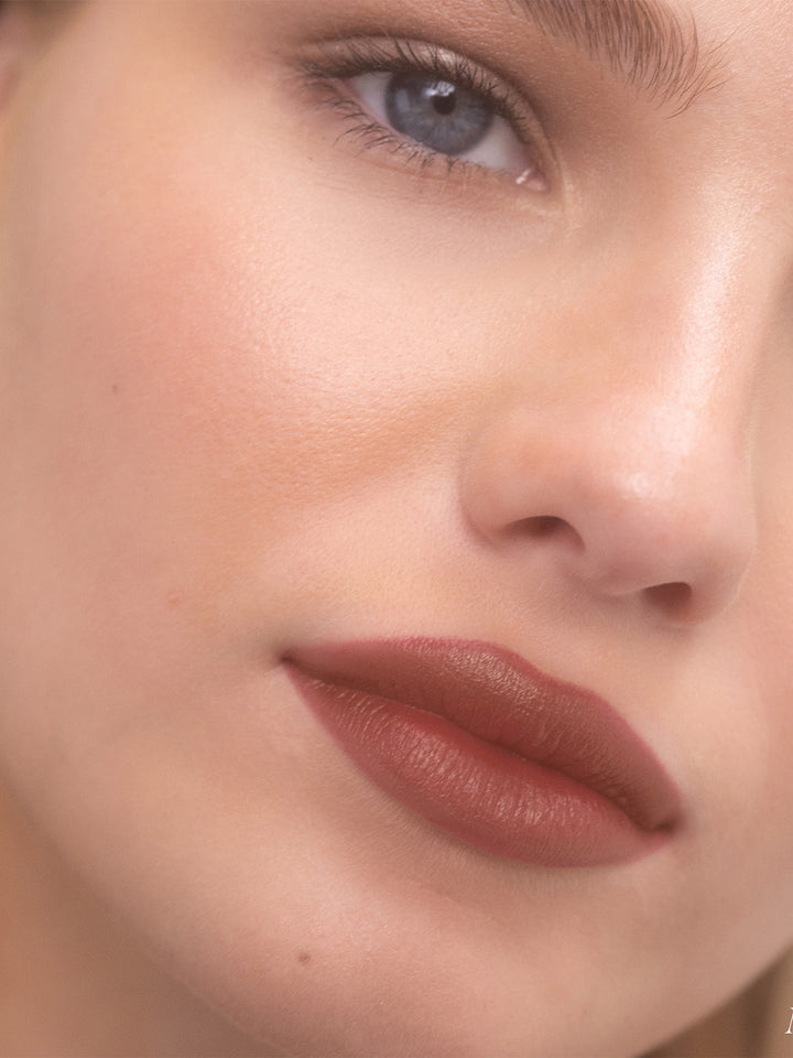 RMS Beauty Legendary Serum Lipstick The Nudes#color_naomi