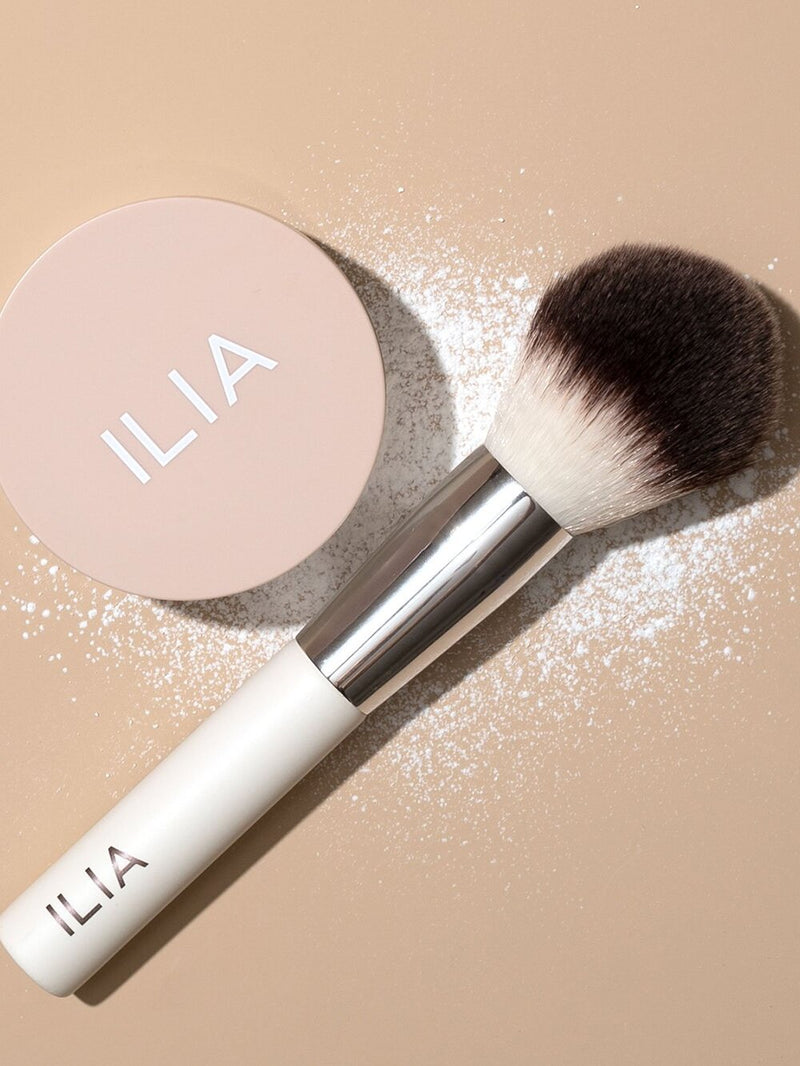 Ilia Beauty Finishing Powder Brush Blos shop